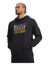 Buzo con capucha tipo canguro color negro, con estampa frontal con la frase 'BLOOD SWEAT RESPECT' en blanco y amarillo. Presenta el logo de Project Rock en color amarillo en la manga y puños y bajo acanalados.