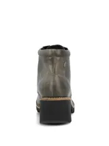 Botin de estilo urbano con cordones, confeccionado en material sintético color gris oscuro. Presenta taco cuadrado y suela de goma con relieve para mayor tracción.
