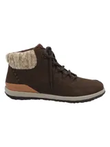 Botin de cuero marron con cuello tejido de lana en tono beige, cordones y suela de goma amortiguada.