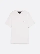 Remera de corte relajado confeccionada en mezcla de algodón con fibras elásticas. Presenta cuello redondo, mangas cortas y el logo de la marca bordado en el pecho.