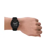 Reloj cronógrafo Armani Exchange con caja de 44mm y correa de silicona, diseño completamente en color negro con subesferas y fechador.