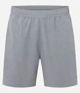 Bermuda deportiva gris de poliéster con cintura elástica y cordón interno ajustable. Cuenta con un bolsillo trasero funcional con cierre de cremallera.