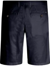 Bermuda azul marino de corte recto, confeccionada en algodón elástico.
