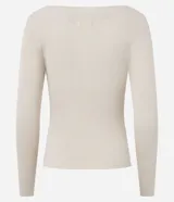Blusa de punto de manga larga con cuello bote y textura acanalada vertical. Presenta un diseño ajustado al cuerpo, confeccionada en una mezcla de viscosa y poliamida.