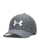 Gorra deportiva Under Armour modelo M Essential Low, color gris con el logo bordado en blanco en el frente.