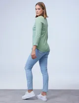 Remera negra de algodón, marca Ruby Rd, con mangas 3/4 y escote redondo.