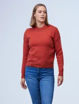 Buzo color marrón claro, tejido soft, marca Philosophy, con cuello redondo y mangas largas.