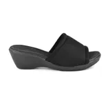 Zueco negro con taco corrido, capellada de cuero y forro Usa Care con tecnología Care Juanetes.