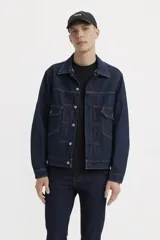 Campera de jean azul oscuro, marca Levi's, modelo Type 2 Trucker.