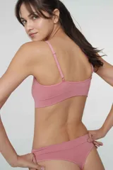 Soutien bralette color lila de punto canalé, con breteles ajustables y espalda entera.