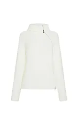 Sweater blanco de punto acanalado con cuello alto amplio y cierre de cremallera asimétrico, hombros caídos y mangas largas.