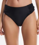 Bombacha de bikini tiro alto, color negro, con laterales drapeados y diseño de cobertura moderada.
