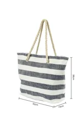 Bolso tipo tote con rayas horizontales blancas y azules, asas de soga y cierre superior.