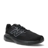 Championes de running New Balance modelo 413, color negro, confeccionados en malla transpirable con entresuela de amortiguación EVA y suela de goma para mayor tracción.