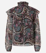 Blusa de chiffon con estampa paisley multicolor, cuello alto con volados, mangas largas y corte suelto.