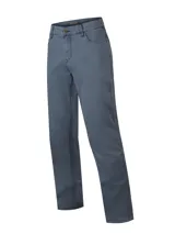 Pantalón de gabardina o denim gris, corte recto, estilo clásico con bolsillos delanteros y traseros.