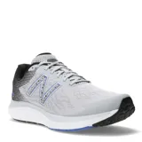 Championes de running New Balance modelo Fresh Foam 680 V7, con capellada de malla técnica transpirable en color gris y detalles en negro y azul. Incorporan entresuela con tecnología Fresh Foam para una amortiguación superior y suela de goma resistente.