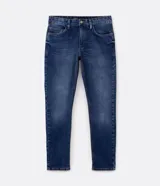 Pantalón de jean celeste, corte skinny, con cierre de botón y cremallera, bolsillos delanteros y traseros.
