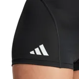 Short deportivo negro Adidas Adizero Essentials de tiro medio, con cintura ancha y logo de la marca en la pierna izquierda.