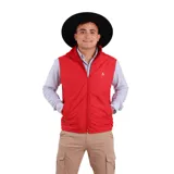 Chaleco rojo de microfibra impermeable con forro polar, cierre frontal con cremallera y cuello alto.