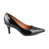 Zapato de tacón bajo Korium Lydia, color negro charol, con punta fina.