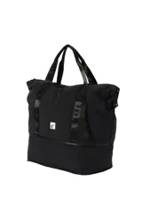 Bolso de nylon color beige, tipo shopper, con asas de mano y tiras negras. Cuenta con compartimento inferior con cierre y un llavero colgante desmontable.