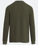 Remera verde militar de manga larga, cuello redondo y corte recto.