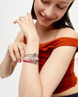 Pulsera de cuero doble color blanco con dije central de ojo plateado con cristal.