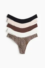 Pack de cinco bombachas tipo colaless de tiro bajo en punto de algodón, con diseño de cintura en V. Incluye modelos en color negro, beige, marrón, blanco y uno con estampado animal print de leopardo.