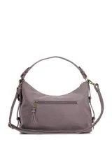 Cartera hobo Hush Puppies modelo Dover, color marrón con efecto gastado. Cuenta con un compartimento principal con cierre, bolsillo frontal con solapa y cierre magnético con el logo de la marca en letras metálicas, y un asa corta ajustable.