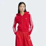 Campera con capucha Adidas Adilenium Season 3, color rojo con tres rayas blancas en las mangas y logo bordado en el pecho. Tiene cierre frontal, bolsillos y cordón ajustable en la capucha.