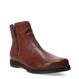 Botas de caña baja marca Bottero, confeccionadas en cuero color marrón, con cierre lateral metálico y suela de goma antideslizante.