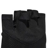 Guantes de entrenamiento Adidas negros con palma antideslizante, dorso de malla y cierre de velcro en la muñeca.