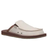 Mocasines tipo chinela Sanuk con talón abierto, confeccionados en mezcla de cáñamo y algodón color beige. Presentan costuras decorativas en el empeine, ojales laterales para ventilación y suela de goma con entresuela de EVA.