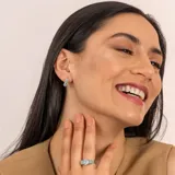 Aros de plata 925 con cuentas de apatita color celeste.