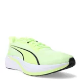 Championes de running Puma Darter Pro, color negro con detalles en blanco. Presentan una parte superior de malla transpirable, entresuela con tecnología Profoam para mayor amortiguación y suela de goma duradera para tracción.