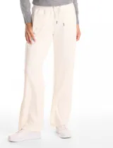 Pantalón jogger de corte recto y tiro medio, con cintura elástica y lazo de ajuste. Cuenta con bolsillos laterales y está confeccionado en tejido elastizado.