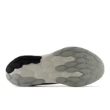 Championes de running New Balance 520 V9, color gris con entresuela Fresh Foam y la característica "N" en los laterales.