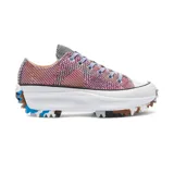 Championes Converse modelo Run Star Hike, con capellada de tejido de punto multicolor, plataforma blanca y suela dentada con detalles en azul y marrón.