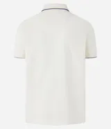 Polo de manga corta marca Marfinno, confeccionada en tejido de algodón con textura tipo waffle. Presenta cuello solapa con detalle de línea en contraste y cierre frontal con botones.