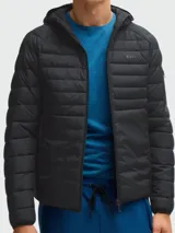 Campera negra acolchada con capucha, marca BOSS.