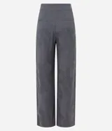 Pantalón recto de jacquard color gris con estampado de piel de cobra.