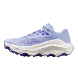 Championes de trail running Salomon Ultra Glide 4, color celeste y violeta con entresuela blanca y suela morada.
