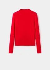 Jersey de punto fino color rojo, con cuello perkins, manga larga y diseño entallado.