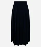 Falda midi evasé de sastrería color negro, con efecto plegado.