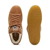 Championes Puma Suede XL color marrón caramelo con detalles en blanco.