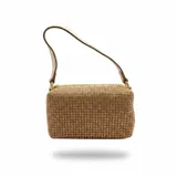 Bolso tipo cartera de mano color rosa viejo, revestido completamente en strass brillantes, con asa corta de cuero sintético y cierre superior.