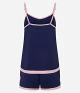Conjunto de pijama corto compuesto por una musculosa de breteles finos y un short con cintura elástica. Ambas piezas son de color azul marino con detalles de bies en color rosado en los bordes.