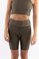 Calza corta de lycra azul de compresión, tiro alto.