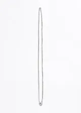 Cadena finita de acero quirúrgico hipoalergénico, color plateado, con eslabones tipo cubano.